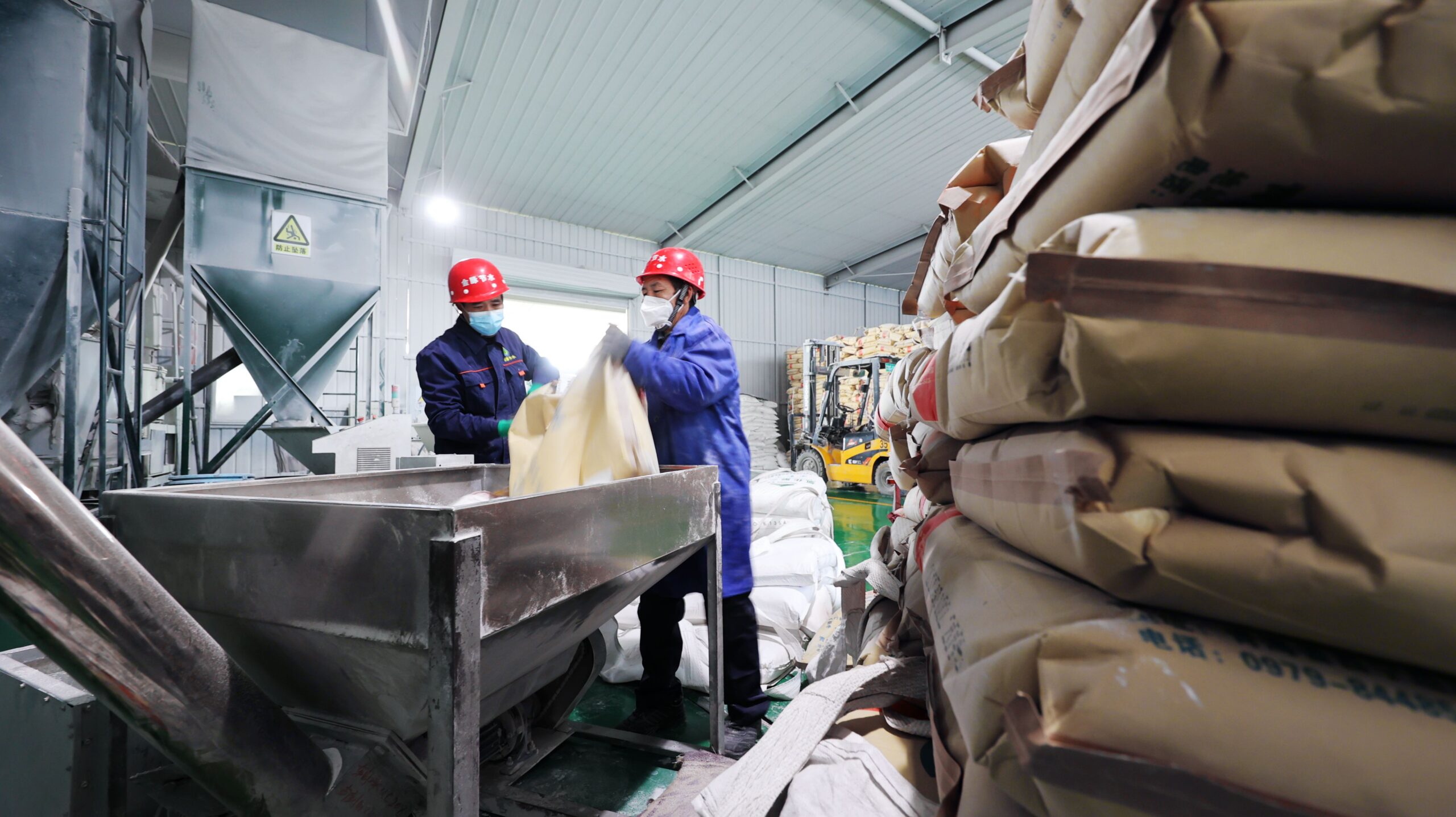 山丹：冬季施工“不打烊” 项目建设“冲刺忙”