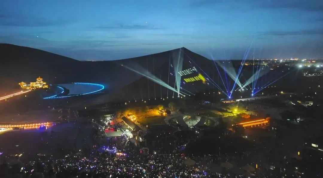 2025年鸣沙山月牙泉星空演唱活动6月20日正式回归！
