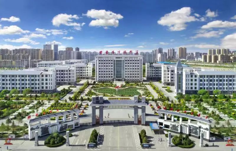 张掖中学“智艺燃梦·跃动青春”科技·艺术·体育周启幕