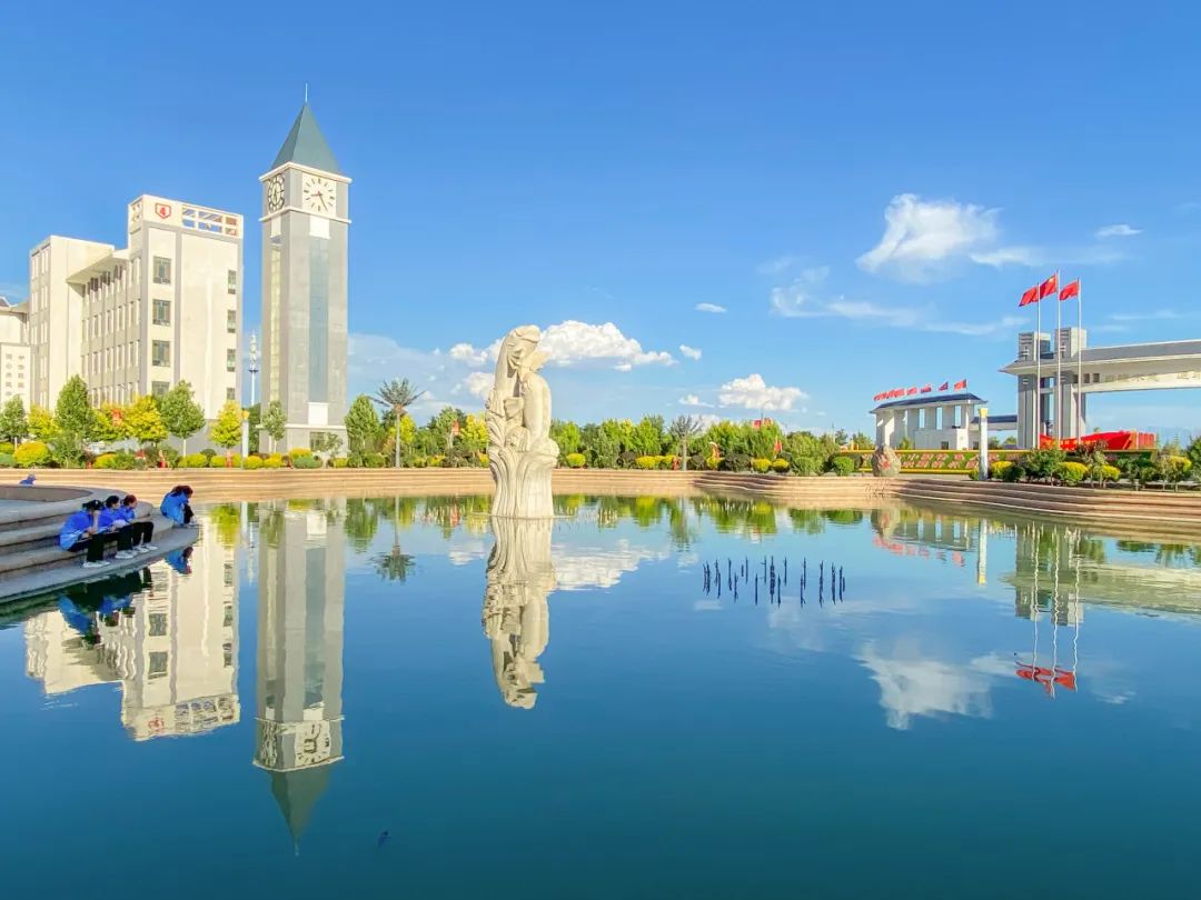 张掖中学“智艺燃梦·跃动青春”科技·艺术·体育周启幕