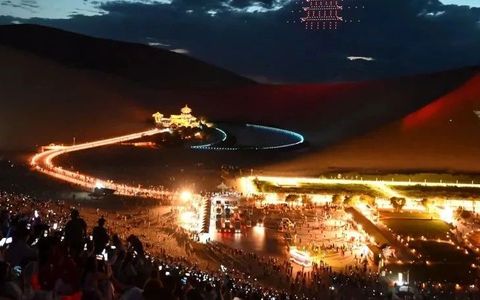 每周一、三、五、六！2025年敦煌鸣沙山月牙泉万人演唱会正式回归