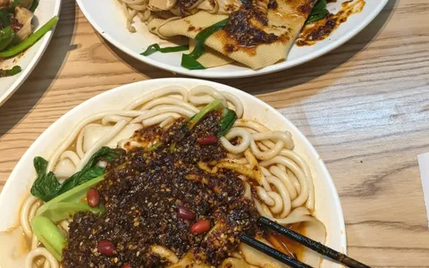 张掖麻辣粉网红店：甘小甘麻辣烫