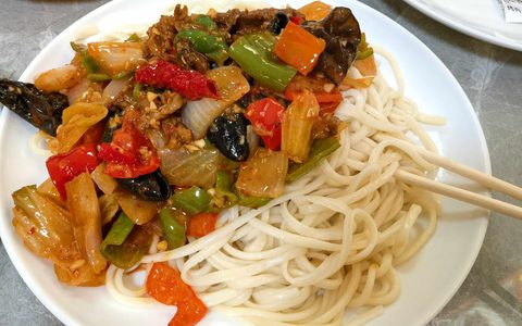 张掖特色美食：拉条子