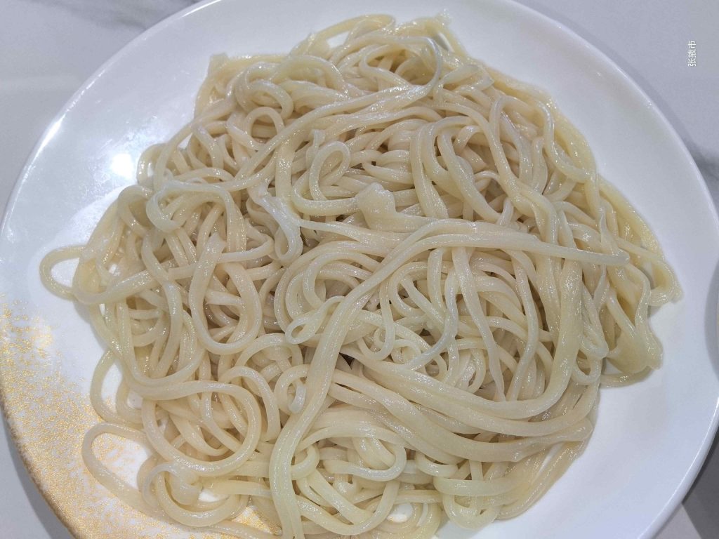 张掖特色美食:拉条子